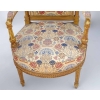 Paire de fauteuils à la reine à colonnes détachées en bois doré, style Louis XVI, circa 1880 | Biron Paire de fauteuils à la reine à colonnes détachées en bois doré, style Louis XVI, circa 1880