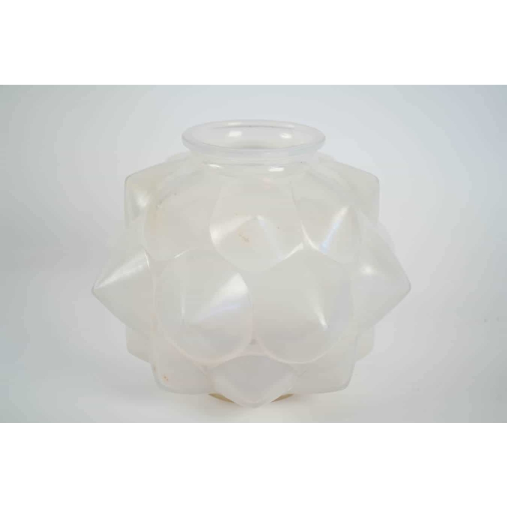 René LALIQUE, Opalescent Vase « Champagne » | Biron René LALIQUE, Opalescent Vase "Champagne"