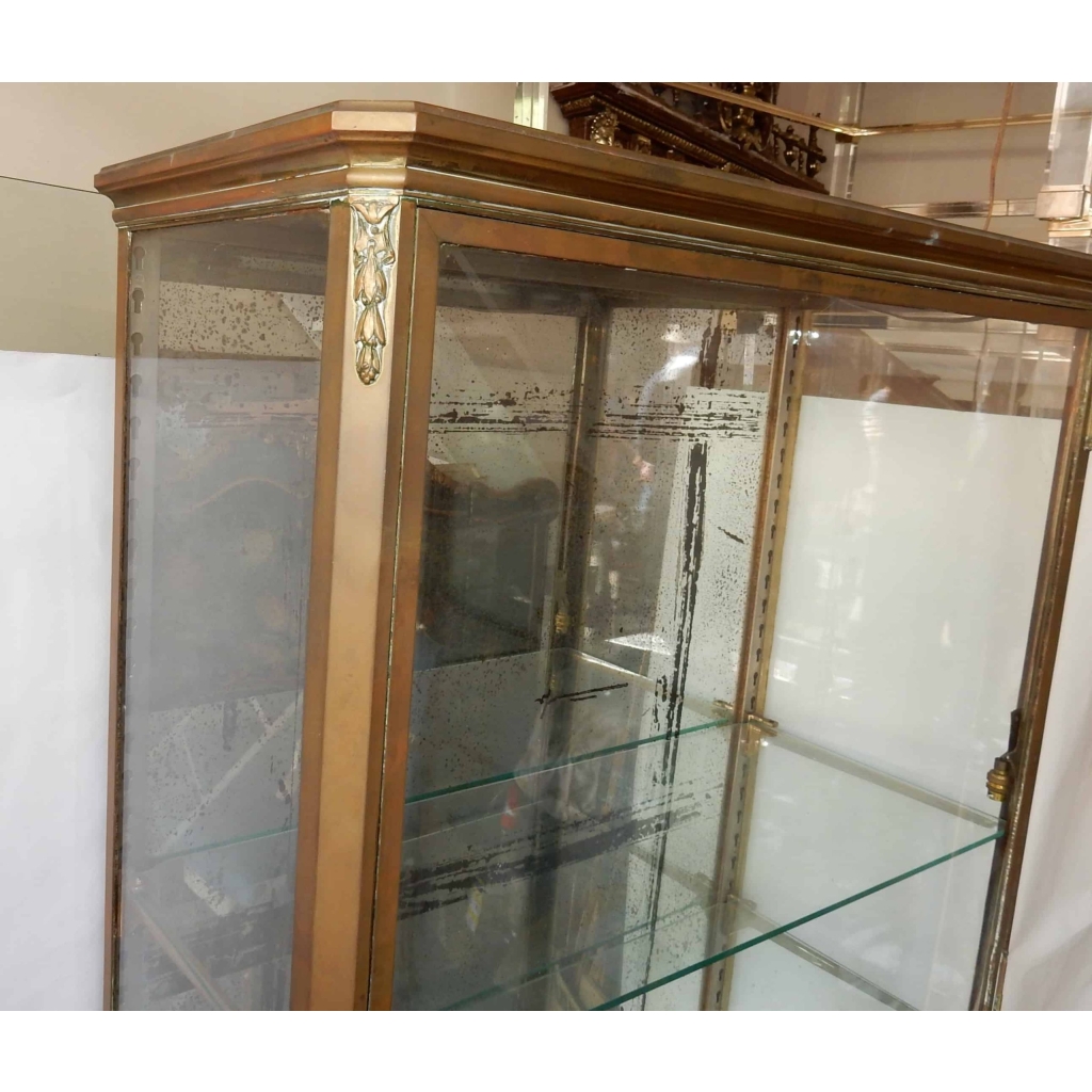 1900′ Vitrine en Laiton de Style LXVI Signée Muller Paris | Biron 1900' Vitrine en Laiton de Style LXVI Signée Muller Paris