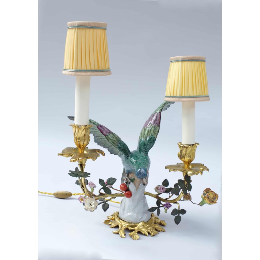 Paire de lampes oiseaux de style Meissen, monture en bronze doré, époque 1900