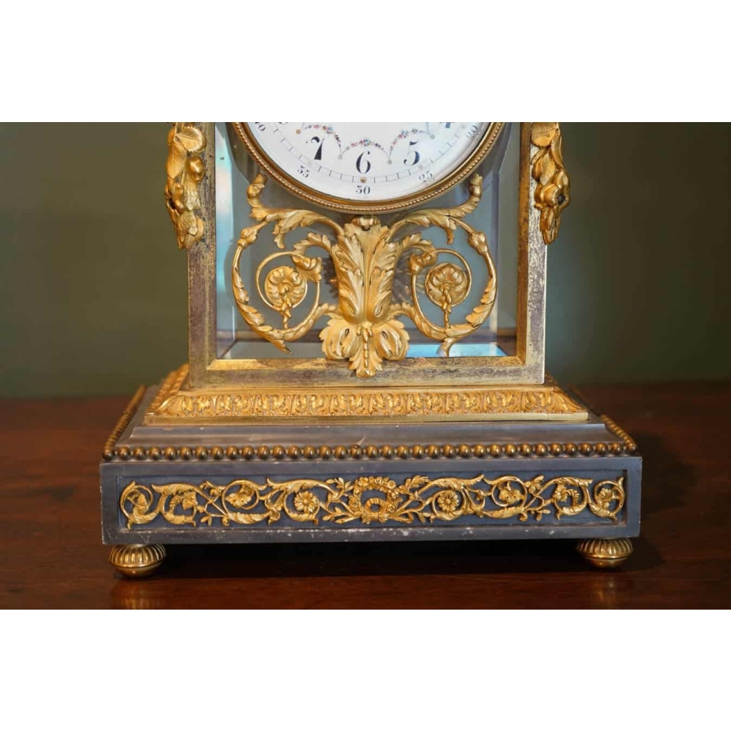 Pendule cage de style Louis XVI, XIX ème siècle | Biron Pendule cage de style Louis XVI, XIX ème siècle