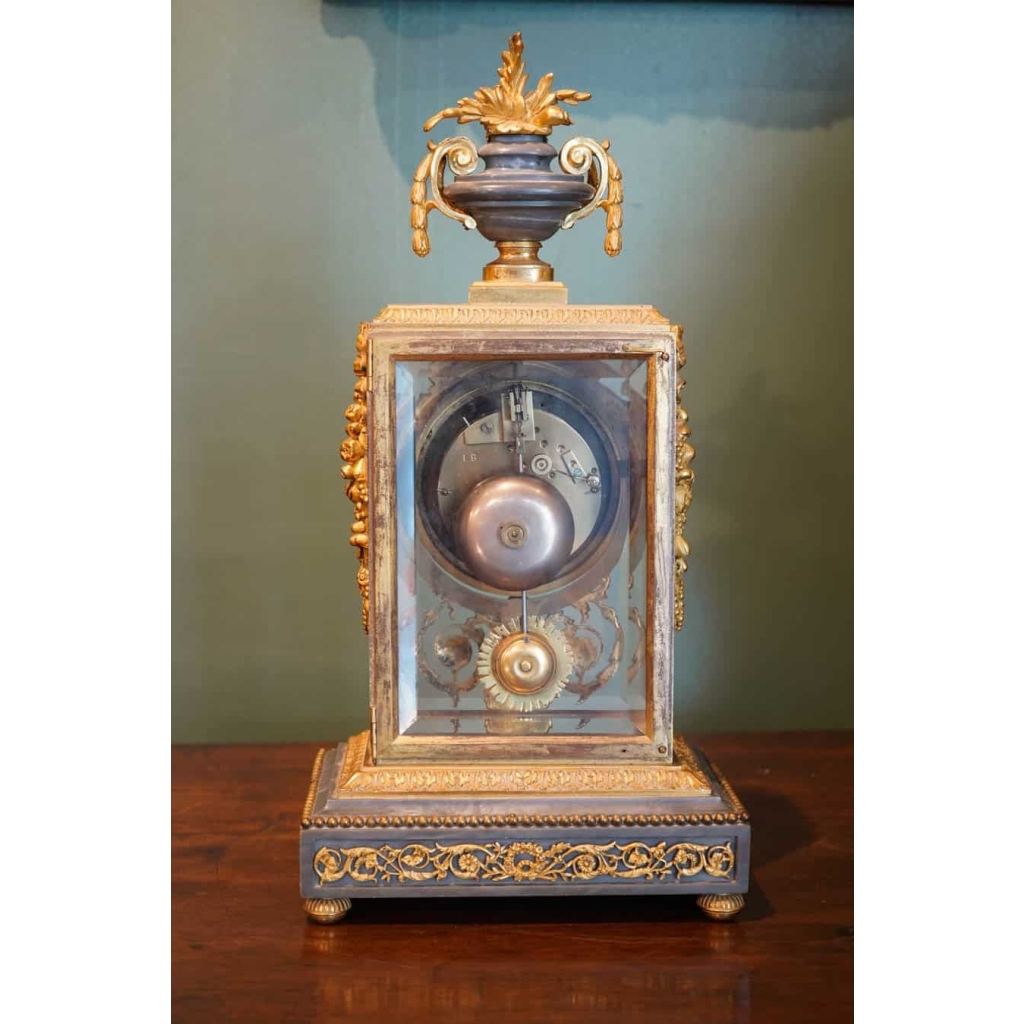 Pendule cage de style Louis XVI, XIX ème siècle | Biron Pendule cage de style Louis XVI, XIX ème siècle