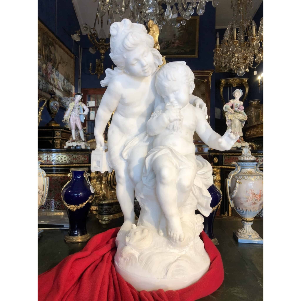 Marbre blanc de Auguste Moreau « Enfants à la cage d’oiseau » | Biron ||