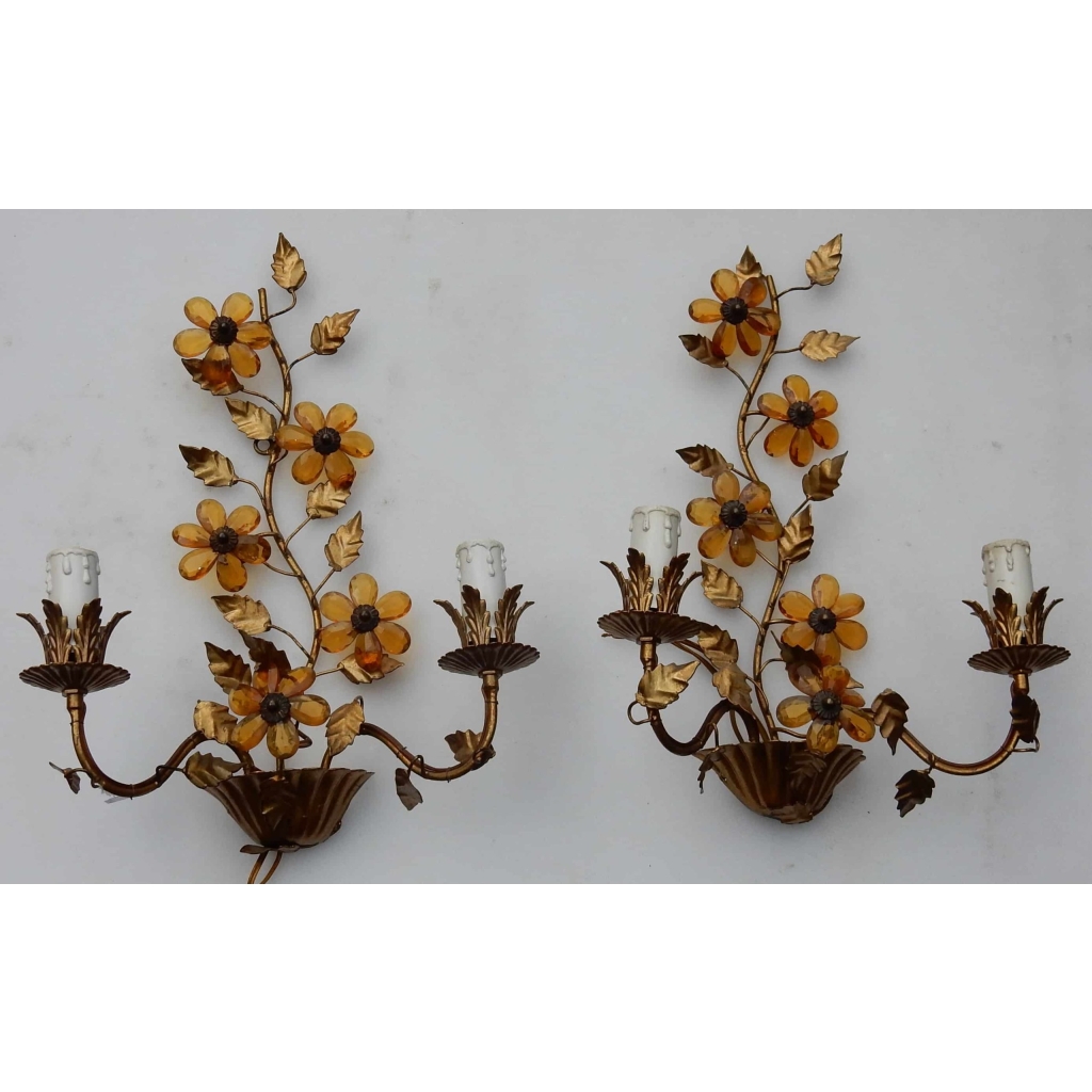1970′ Paire d’ Appliques en Métal Doré à Décor de Fleurs et Feuilles Style Maison Bagués | Biron 1970' Paire d' Appliques en Métal Doré à Décor de Fleurs et Feuilles Style Maison Bagués
