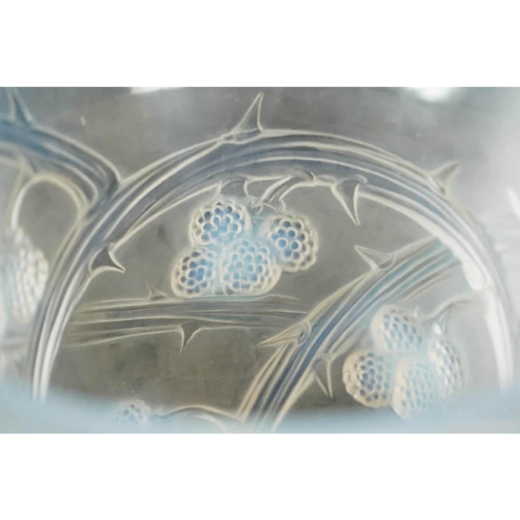 René Lalique Opalescent Vase "Mûres"