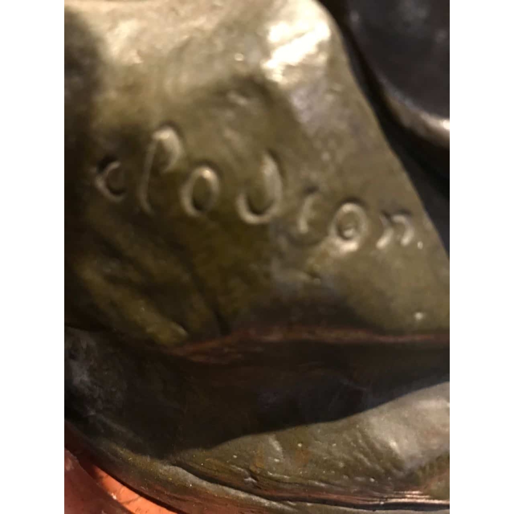 Bronze à patine brune sur socle de marbre griotte, rotatif « L’éducation de Bacchus » par Clodion. Ref: Charles 02. | Biron Bronze à patine brune sur socle de marbre griotte, rotatif "L'éducation de Bacchus" par Clodion. Ref: Charles 02.