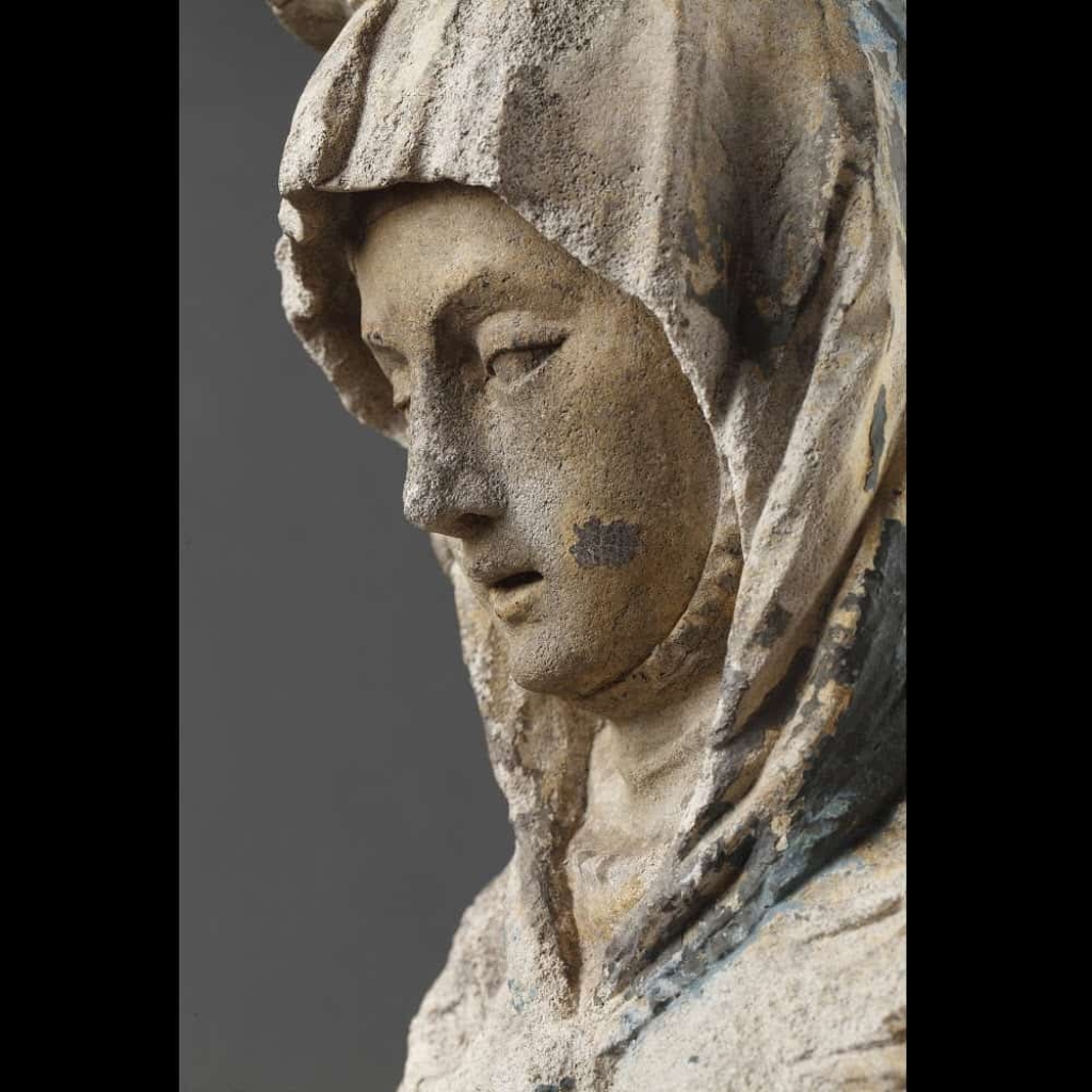 L’Education de la Vierge. Pierre sculptée, Est de la France avant 1550. | Biron L’Education de la Vierge. Pierre sculptée, Est de la France avant 1550.