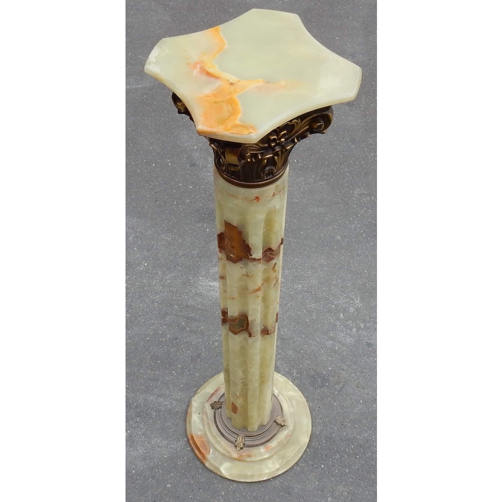 1970′ Colonne Onyx Et bronze Doré Style Corynthien | Biron 1970' Colonne Onyx Et bronze Doré Style Corynthien