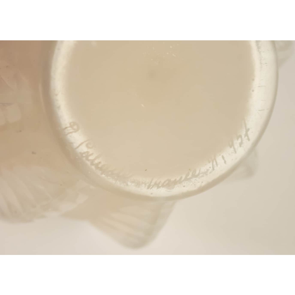 René LALIQUE (1860-1945) Vase « Malines » Opalescent | Biron René LALIQUE (1860-1945) Vase "Malines" Opalescent
