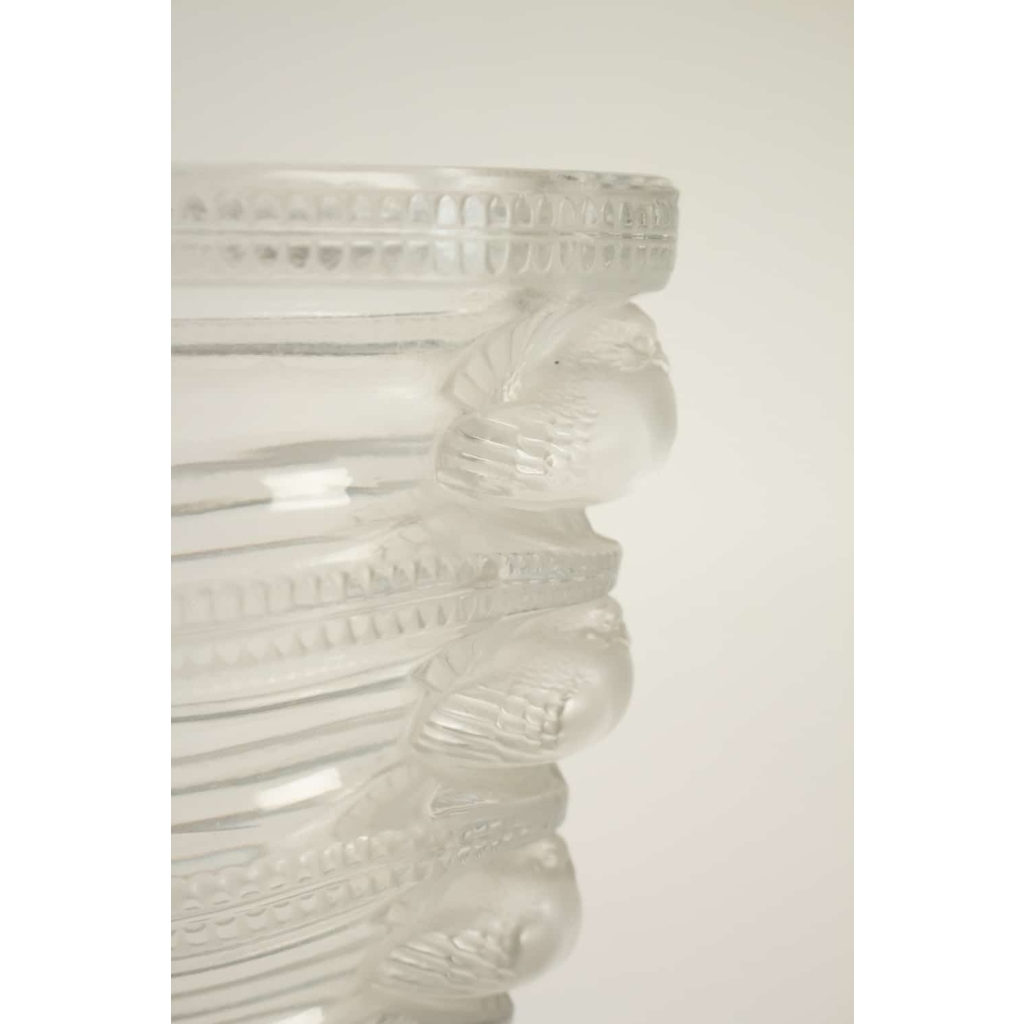 René LALIQUE (1860-1945) Vase « St Marc » | Biron René LALIQUE (1860-1945) Vase "St Marc"