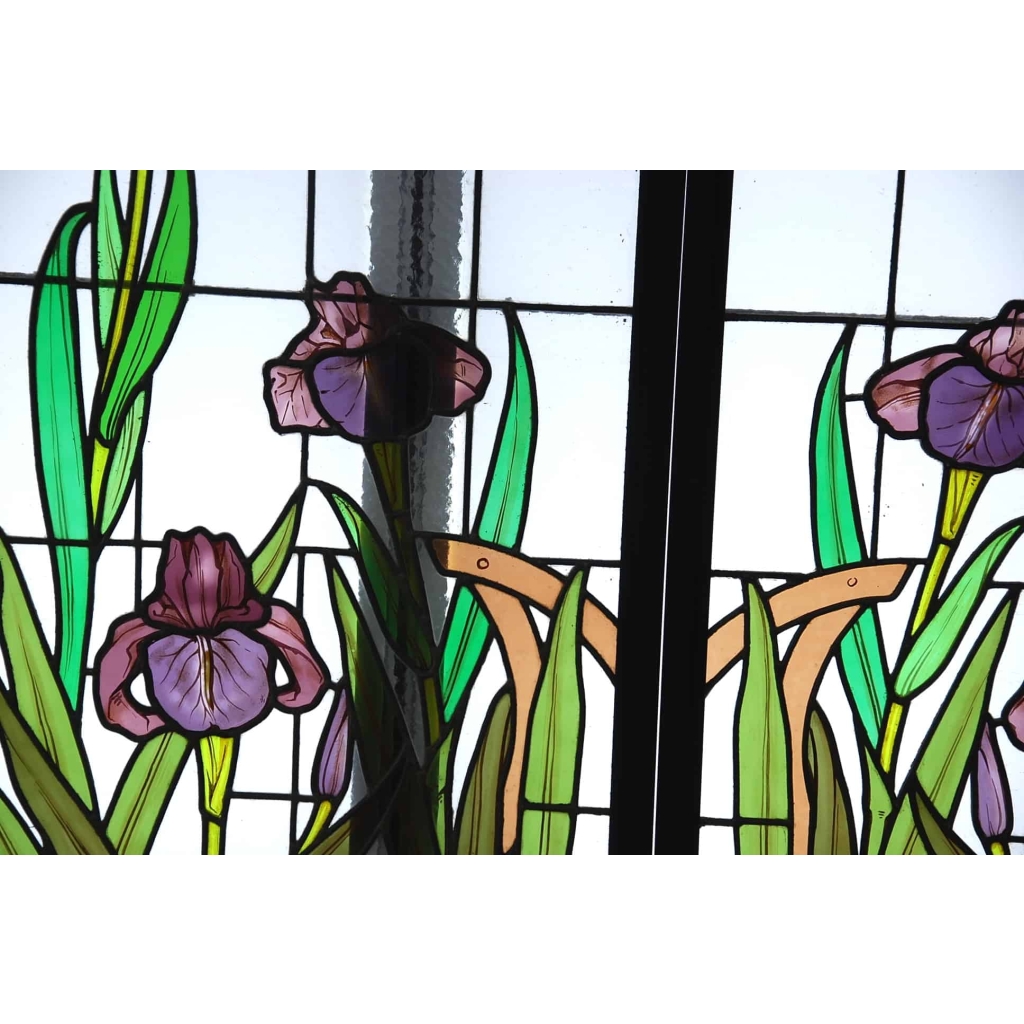 VITRAUX A DECOR D’IRIS ET DE CLEMATITES | Biron VITRAUX A DECOR D'IRIS ET DE CLEMATITES