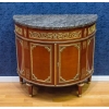 Buffet demi-lune de style Louis XVI. | Biron Buffet demi-lune de style Louis XVI.