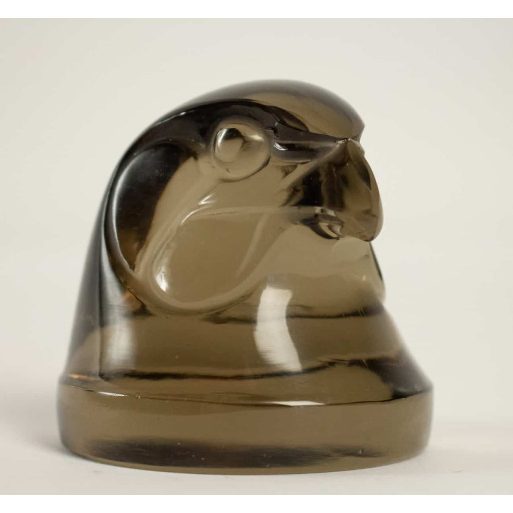 René lalique Topaze » Tête d Epervier » 1928 | Biron René lalique Topaze " Tête d Epervier" 1928