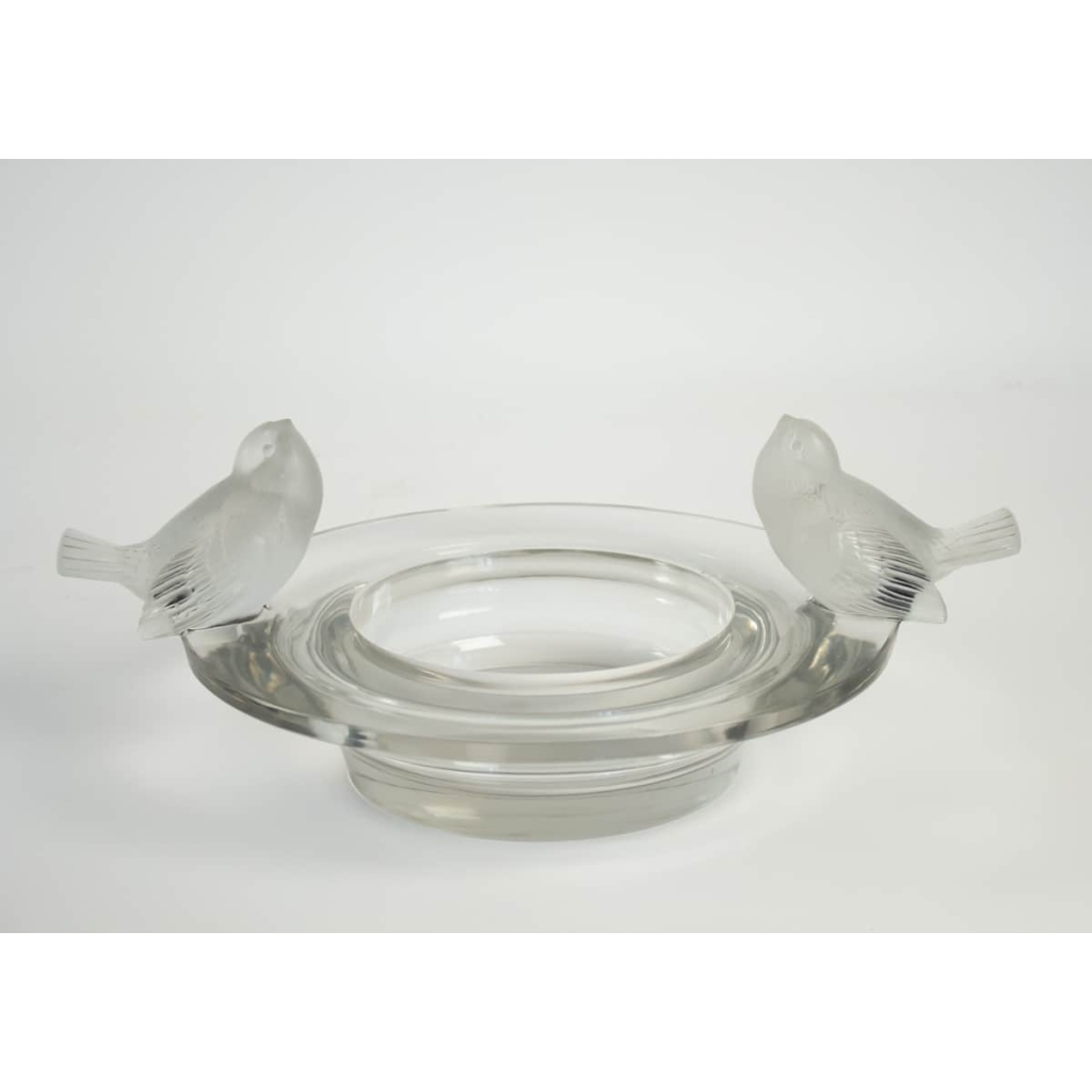 R lalique Coupe «Deux moineaux moqueurs» (1930). | Biron R lalique Coupe «Deux moineaux moqueurs» (1930).