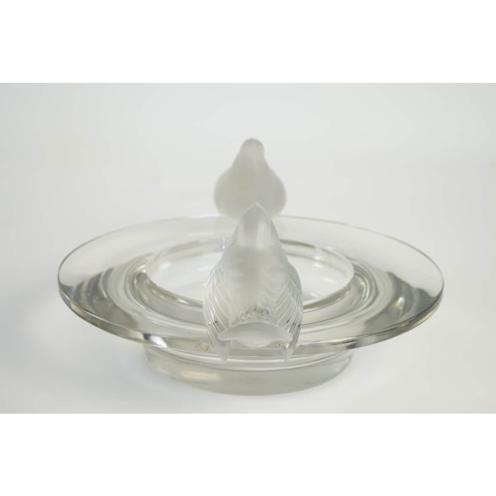 R lalique Coupe «Deux moineaux moqueurs» (1930). | Biron R lalique Coupe «Deux moineaux moqueurs» (1930).