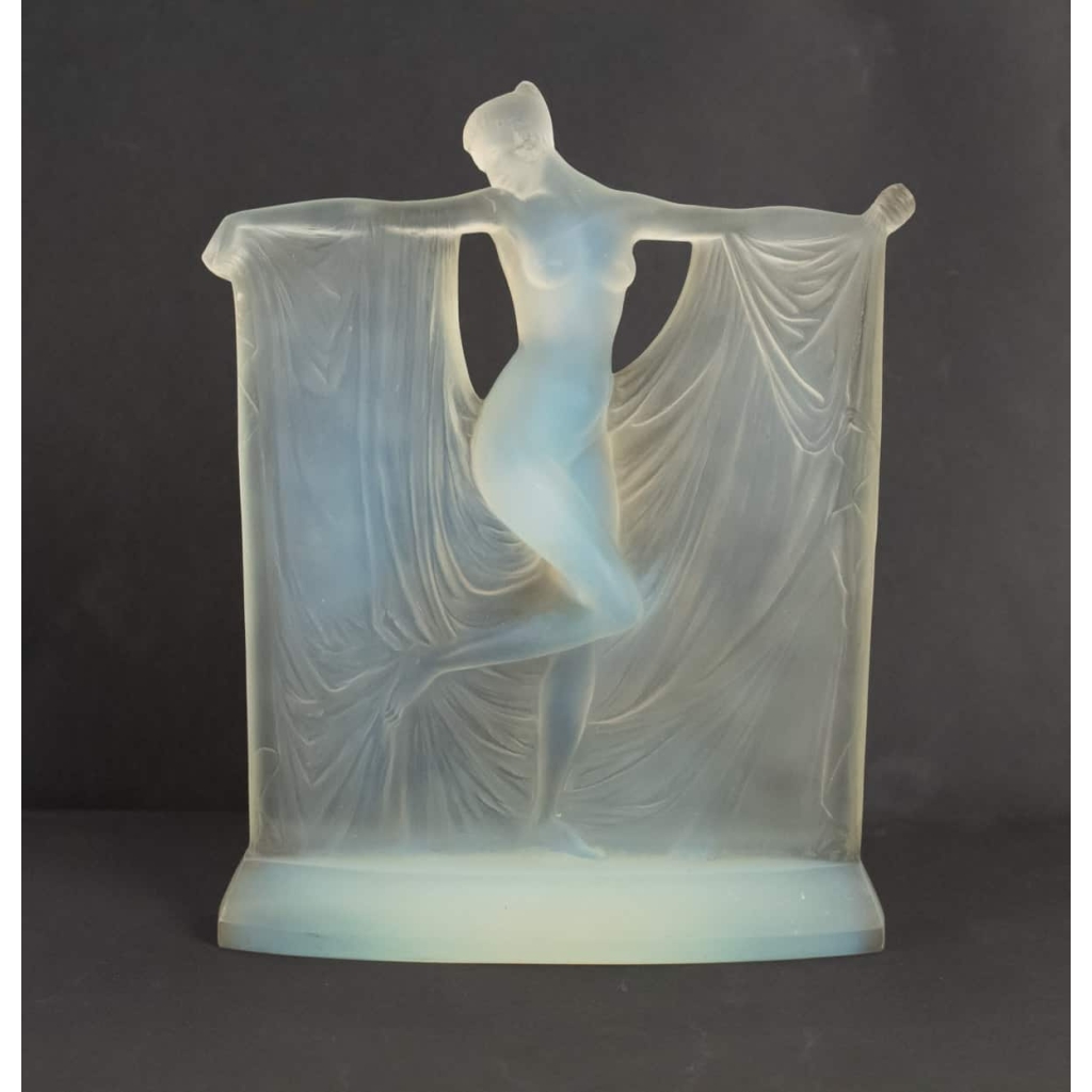René Lalique Opalescent « Suzanne » Statuette | Biron |||||||