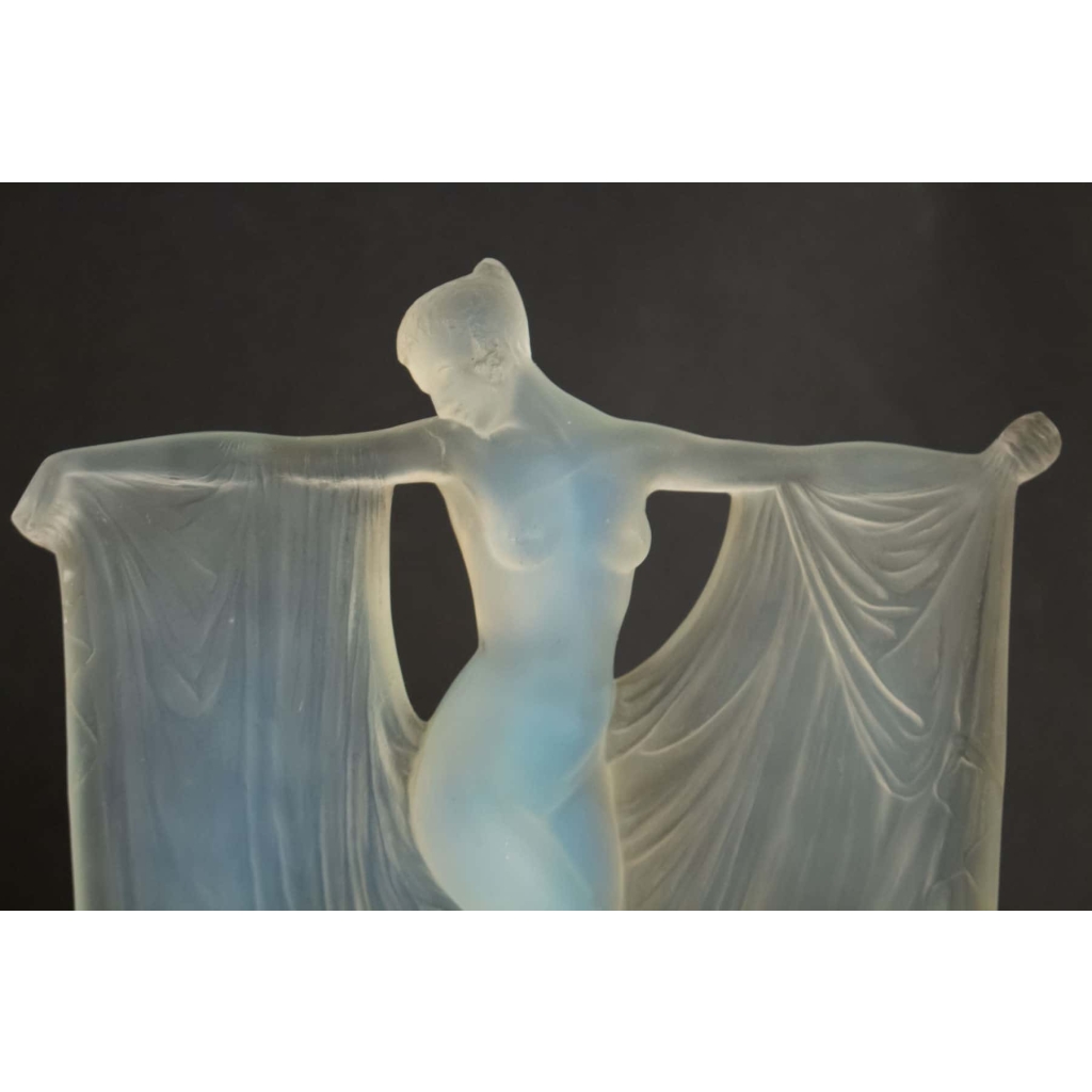 René Lalique Opalescent « Suzanne » Statuette | Biron René Lalique Opalescent "Suzanne" Statuette