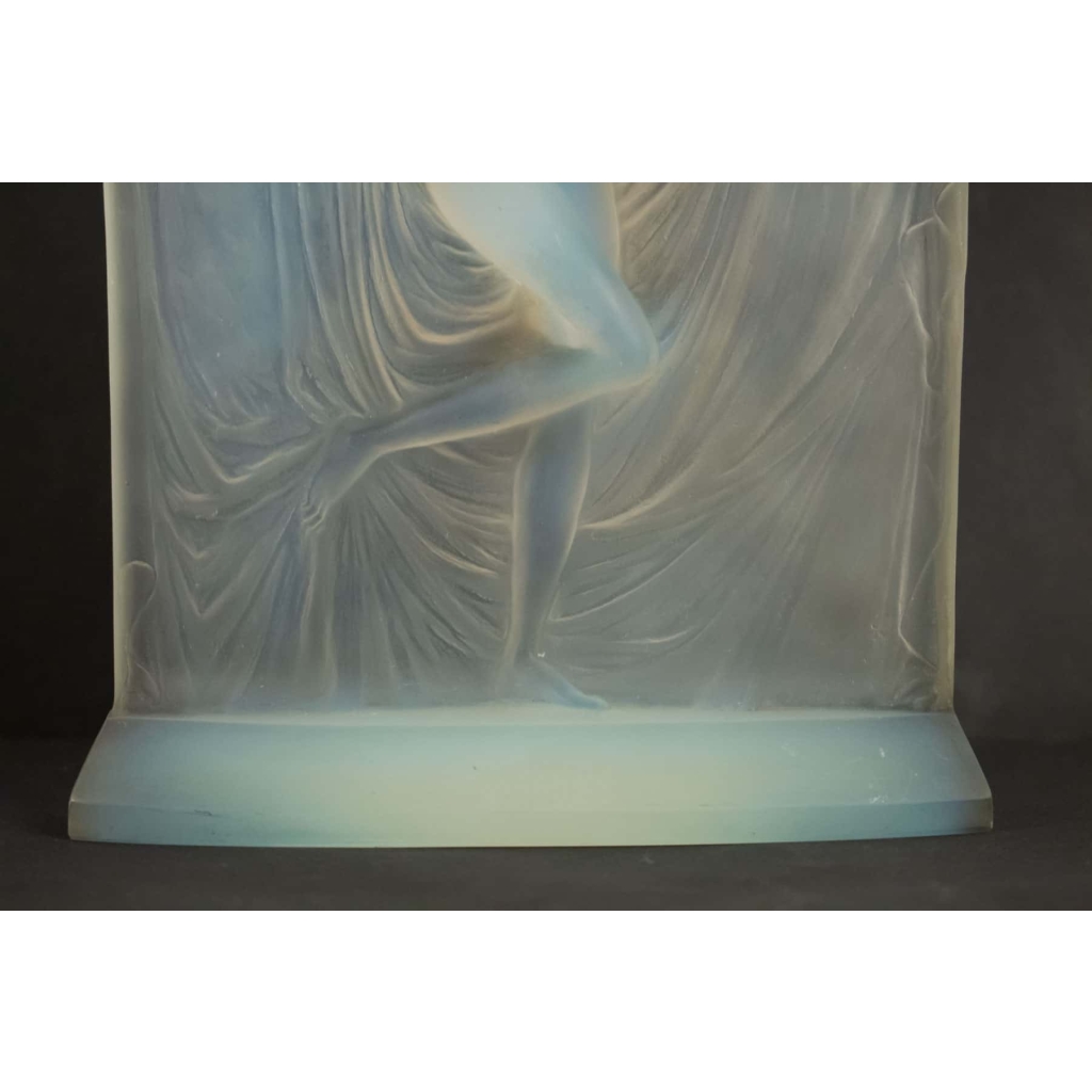 René Lalique Opalescent « Suzanne » Statuette | Biron René Lalique Opalescent "Suzanne" Statuette