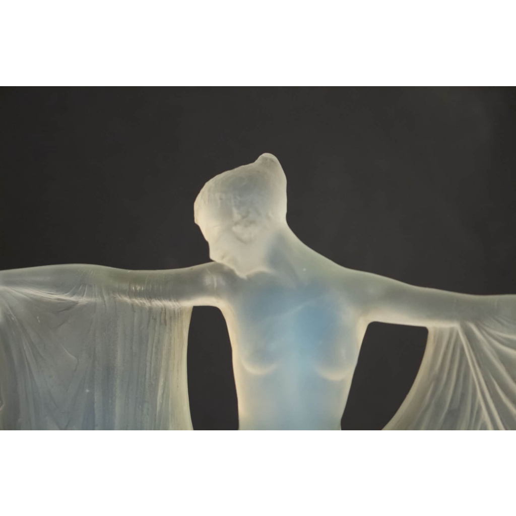 René Lalique Opalescent « Suzanne » Statuette | Biron René Lalique Opalescent "Suzanne" Statuette
