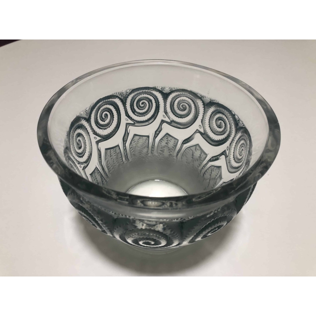 René LALIQUE (1860 – 1945) Vase « Rennes » – 1933 | Biron René LALIQUE (1860 - 1945) Vase "Rennes" - 1933