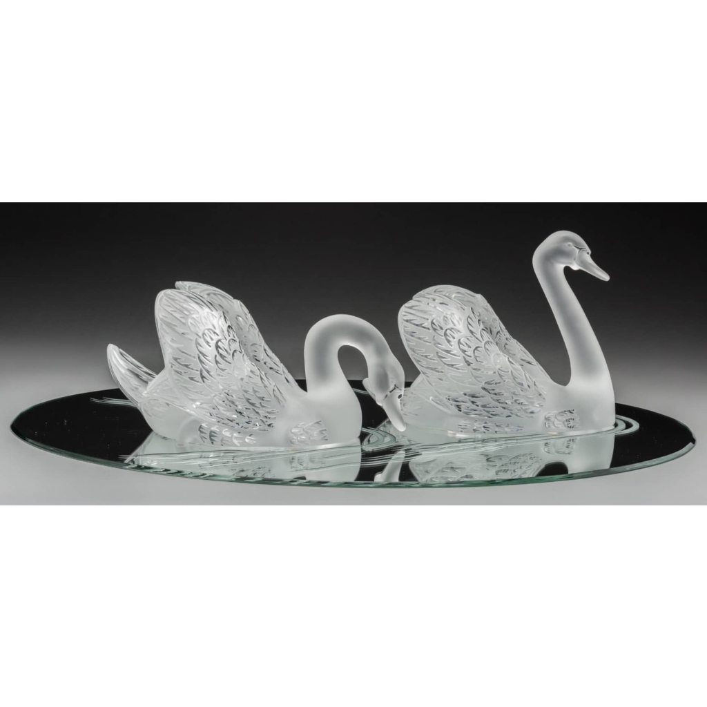 LALIQUE René (1860-1945) Surtout « Miroir Cygnes ». | Biron ||||||