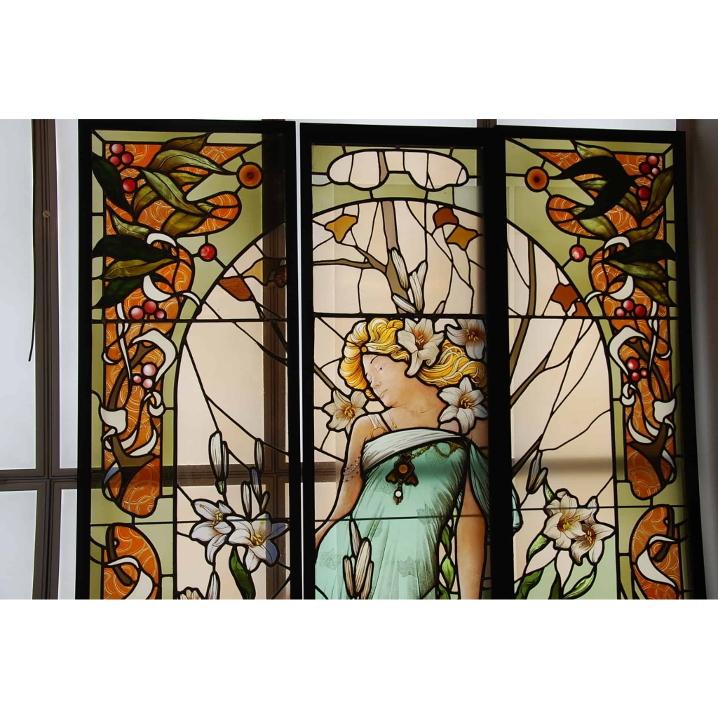 VITRAUX ART NOUVEAU FEMME AUX LYS | Biron VITRAUX ART NOUVEAU FEMME AUX LYS
