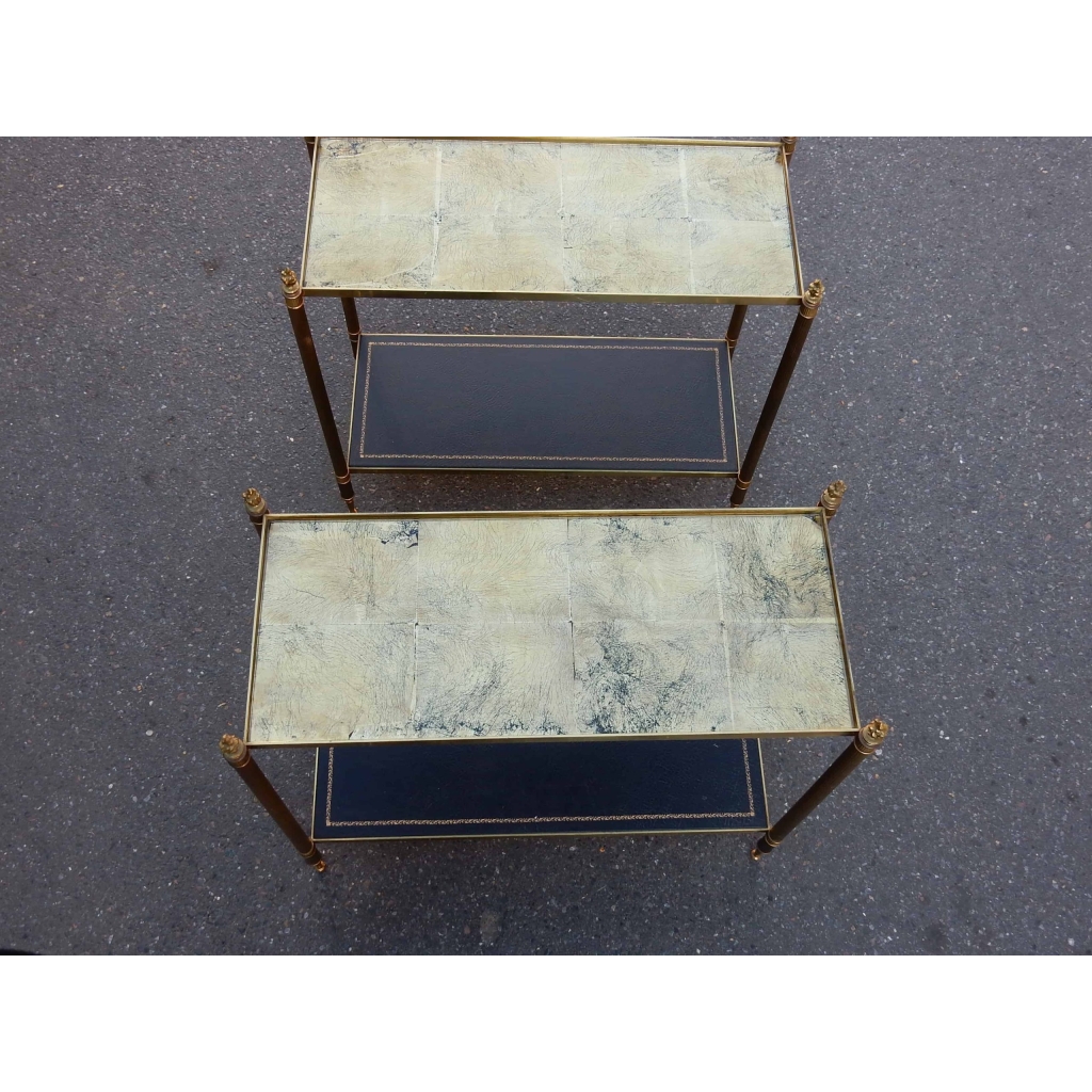 1950/70′ Paire De Bouts De Canapé Rectangulaires Maison Bagués Laiton et Bronze Plateaux Feuilles d or Fixées Sous Verre et Avec Flammes Olympiques 64 X 29 cm | Biron 1950/70' Paire De Bouts De Canapé Rectangulaires Maison Bagués Laiton et Bronze Plateaux Feuilles d or Fixées Sous Verre et Avec Flammes Olympiques 64 X 29 cm