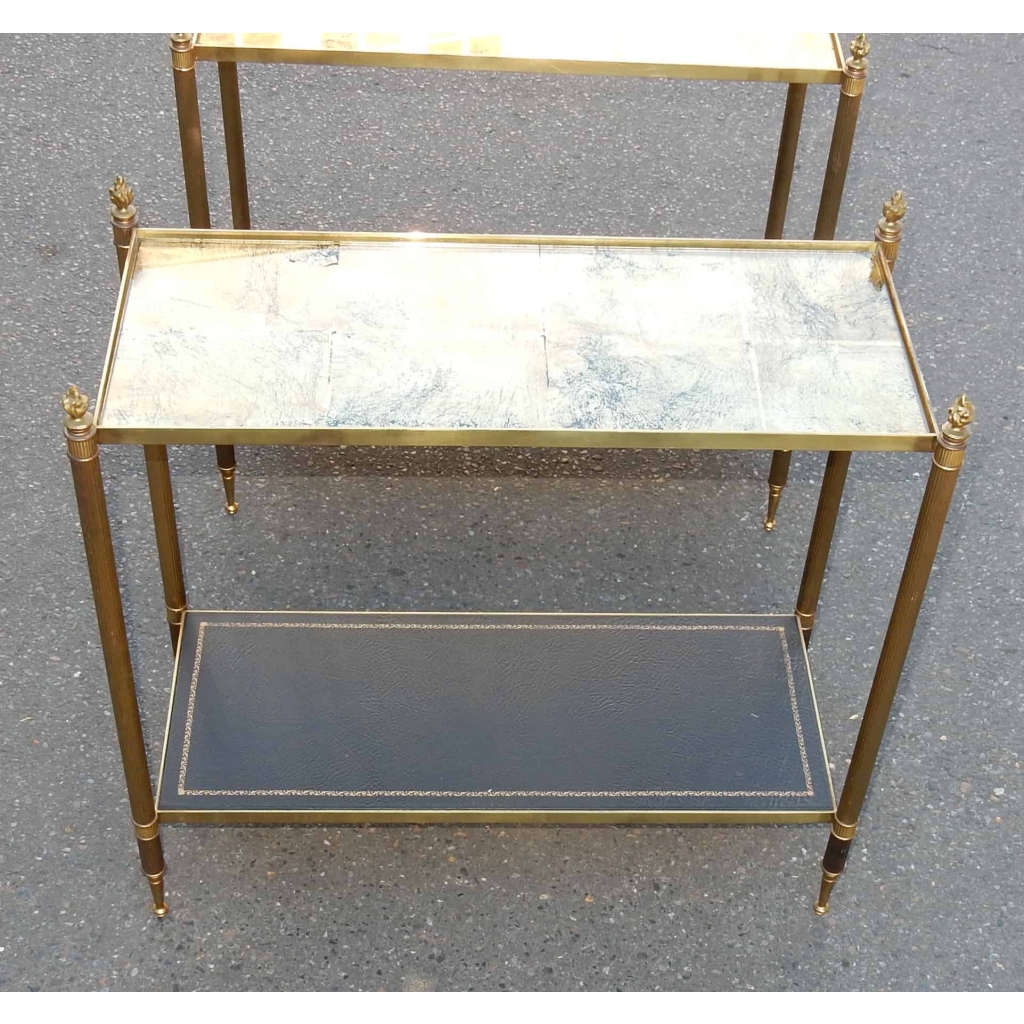 1950/70′ Paire De Bouts De Canapé Rectangulaires Maison Bagués Laiton et Bronze Plateaux Feuilles d or Fixées Sous Verre et Avec Flammes Olympiques 64 X 29 cm | Biron 1950/70' Paire De Bouts De Canapé Rectangulaires Maison Bagués Laiton et Bronze Plateaux Feuilles d or Fixées Sous Verre et Avec Flammes Olympiques 64 X 29 cm