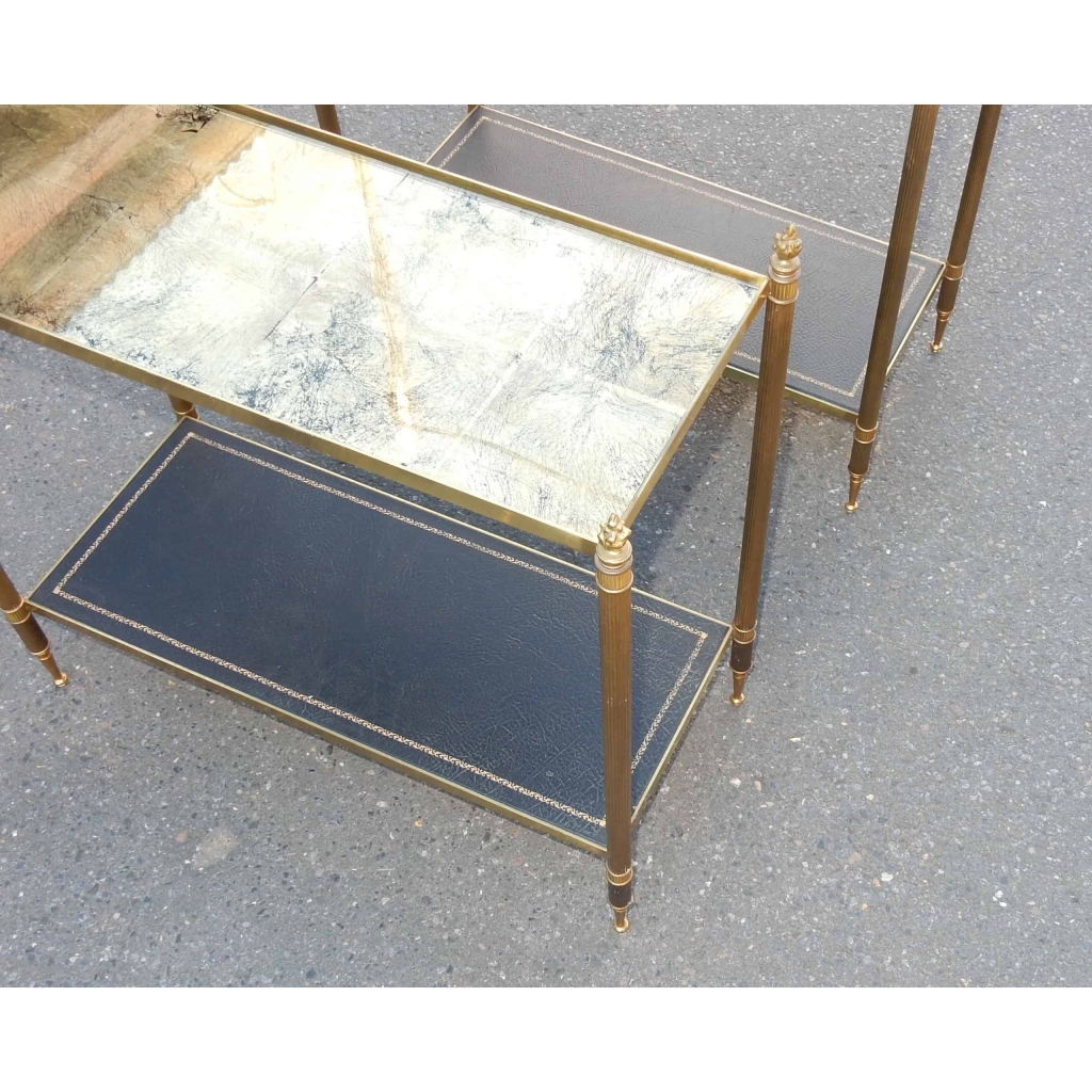 1950/70′ Paire De Bouts De Canapé Rectangulaires Maison Bagués Laiton et Bronze Plateaux Feuilles d or Fixées Sous Verre et Avec Flammes Olympiques 64 X 29 cm | Biron 1950/70' Paire De Bouts De Canapé Rectangulaires Maison Bagués Laiton et Bronze Plateaux Feuilles d or Fixées Sous Verre et Avec Flammes Olympiques 64 X 29 cm