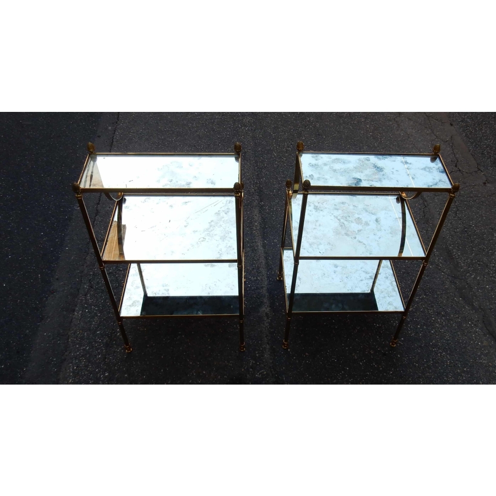 1950/70′ Paire d’Etagères en Laiton à 3 Niveaux Maison Bagués Forme Escabeau Plateaux Miroirs Vieillis | Biron 1950/70' Paire d'Etagères en Laiton à 3 Niveaux Maison Bagués Forme Escabeau Plateaux Miroirs Vieillis