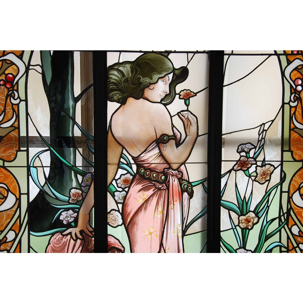 VITRAUX ART NOUVEAU FEMME AUX OEILLETS | Biron VITRAUX ART NOUVEAU FEMME AUX OEILLETS