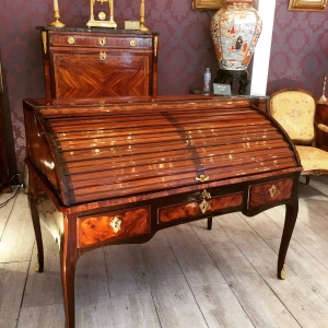 Bureau à cylindre d’époque Louis XV | Biron ||