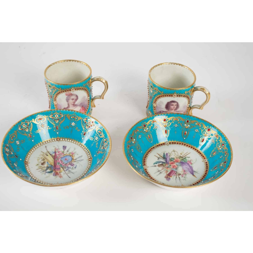 Paire grandes tasses Louis XIV et Louis XV | Biron Paire grandes tasses Louis XIV et Louis XV