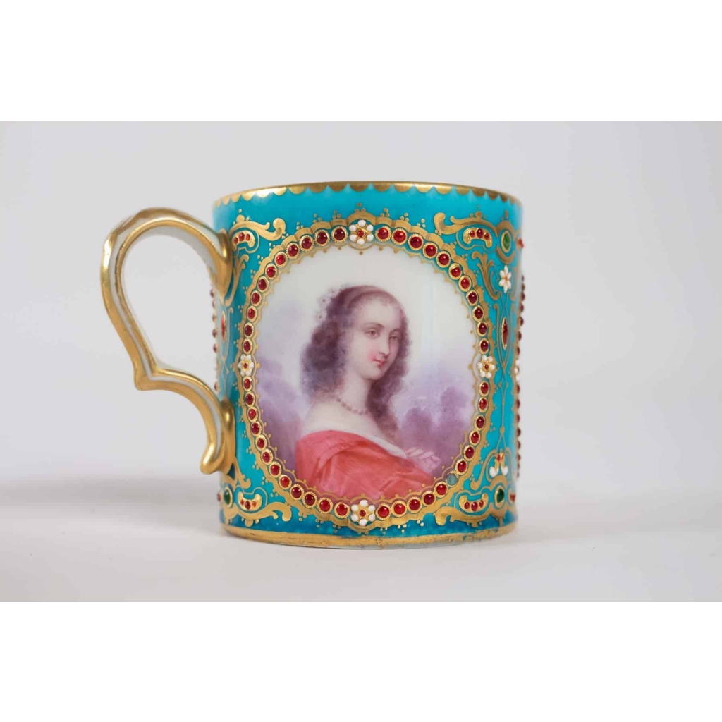 Paire grandes tasses Louis XIV et Louis XV | Biron Paire grandes tasses Louis XIV et Louis XV