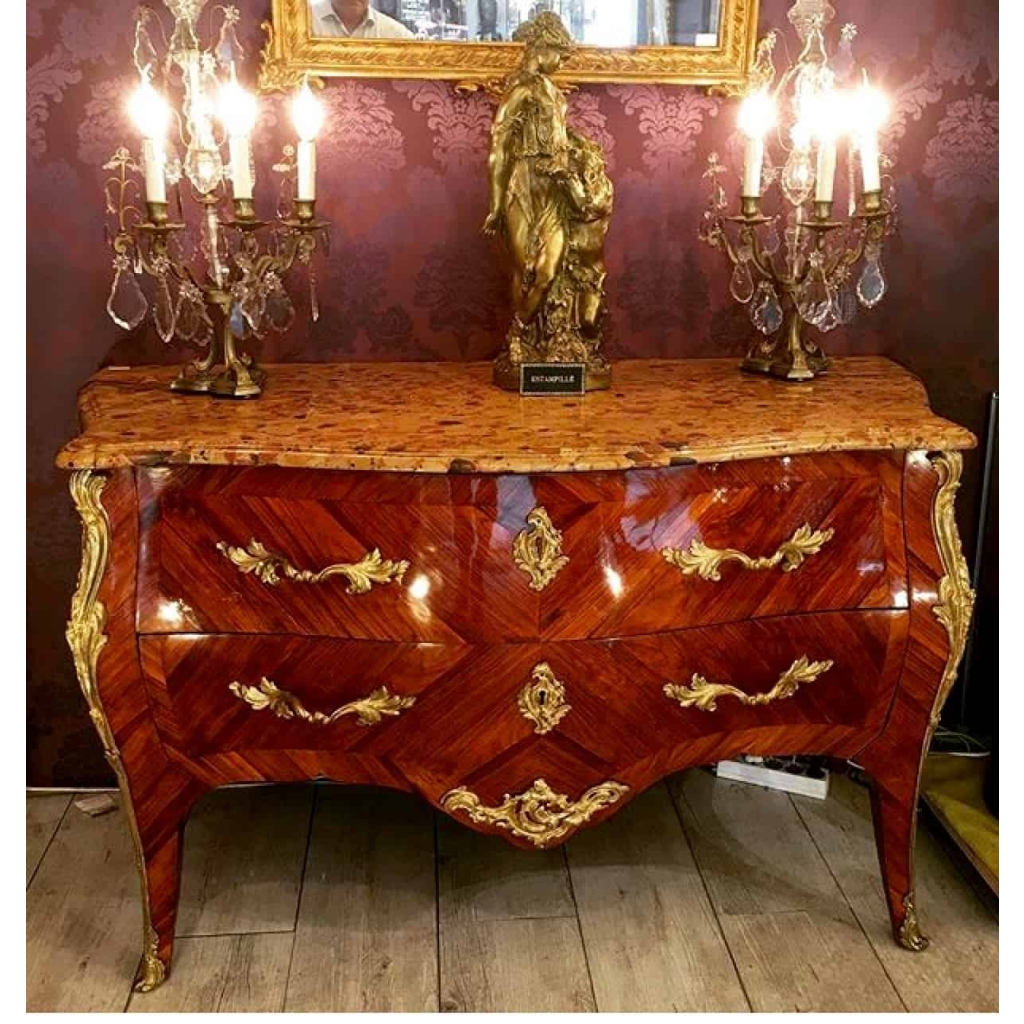 Commode d’époque Louis XV estampillée Pierre Harry Mewesen | Biron 