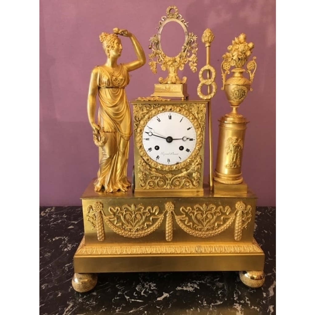 Pendule En Bronze Doré D’epoque Empire | Biron ||