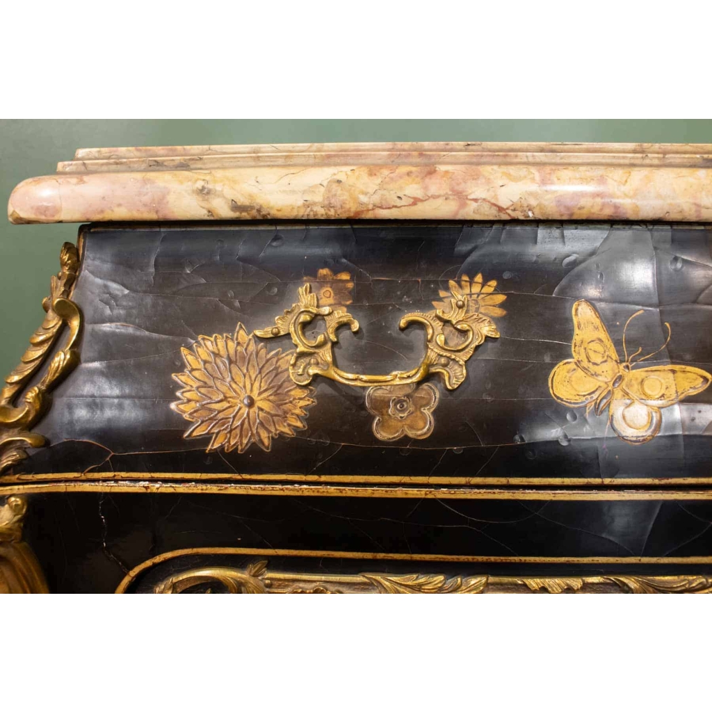 Secrétaire en laque de style Louis XV. 7