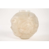 Rene Lalique 0palescent Vase « Formose ». | Biron Rene Lalique 0palescent Vase "Formose".