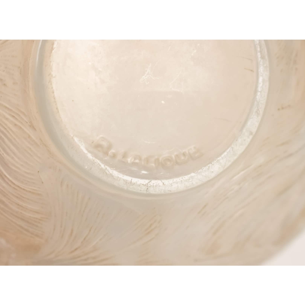 Rene Lalique 0palescent Vase « Formose ». | Biron Rene Lalique 0palescent Vase "Formose".