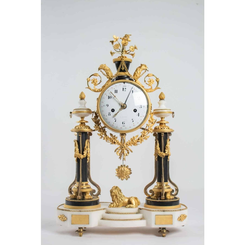 Pendule portique d’époque Louis XVI (1774 – 1793). | Biron ||||||||||