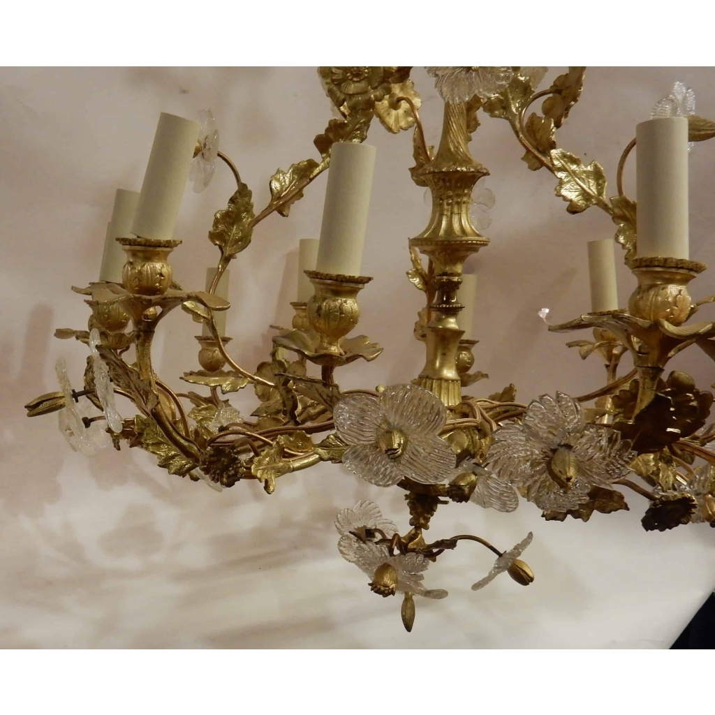 1880′ Lustre en Bronze Doré Décor Floral 12 Lumiéres | Biron 1880' Lustre en Bronze Doré Décor Floral 12 Lumiéres