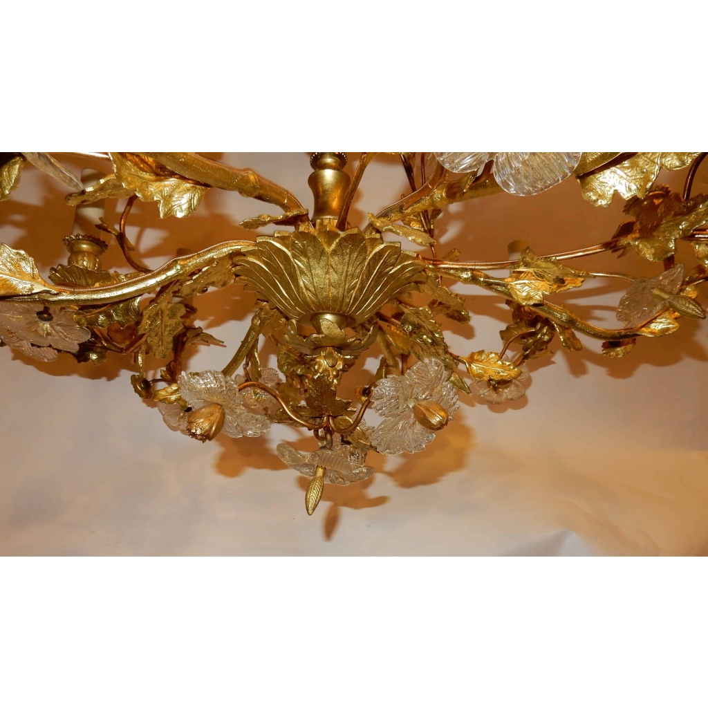 1880′ Lustre en Bronze Doré Décor Floral 12 Lumiéres | Biron 1880' Lustre en Bronze Doré Décor Floral 12 Lumiéres