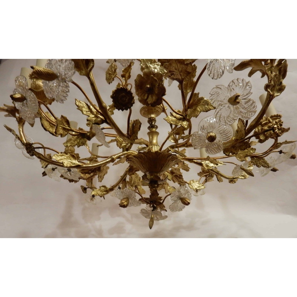 1880′ Lustre en Bronze Doré Décor Floral 12 Lumiéres | Biron 1880' Lustre en Bronze Doré Décor Floral 12 Lumiéres