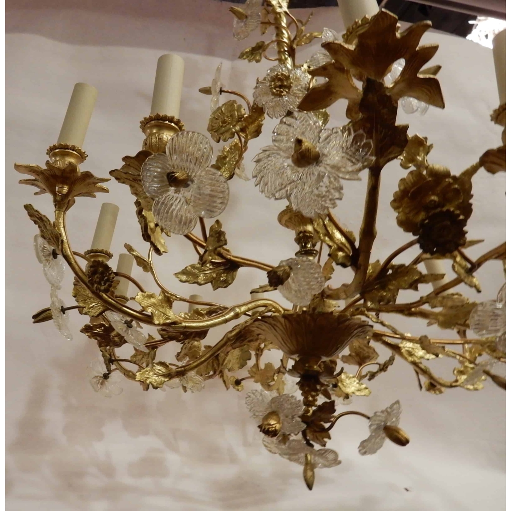 1880′ Lustre en Bronze Doré Décor Floral 12 Lumiéres | Biron 1880' Lustre en Bronze Doré Décor Floral 12 Lumiéres