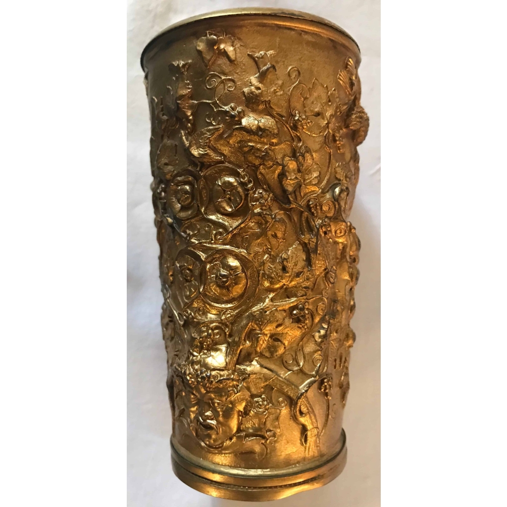 Tête à tête à bière en laiton repoussé. Réf: 184. | Biron Tête à tête à bière en laiton repoussé. Réf: 184.