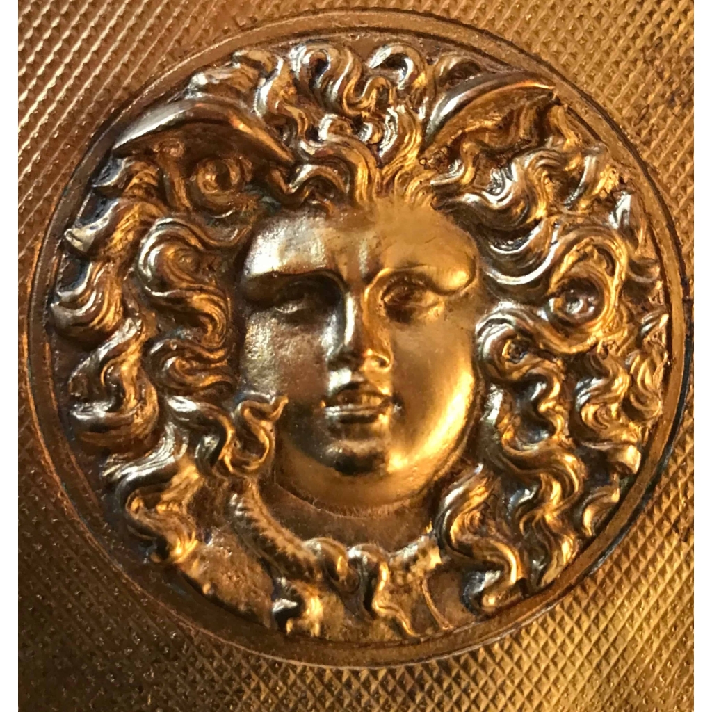 Tête à tête à bière en laiton repoussé. Réf: 184. | Biron Tête à tête à bière en laiton repoussé. Réf: 184.