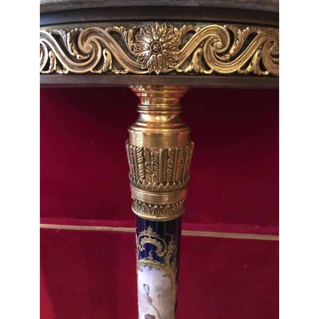 Console en porcelaine de Sèvres. Réf: 332. | Biron Console en porcelaine de Sèvres. Réf: 332.