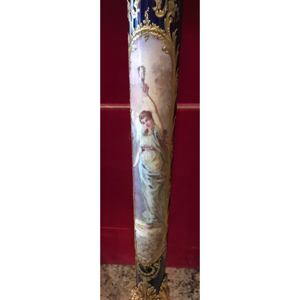 Console en porcelaine de Sèvres. Réf: 332. | Biron Console en porcelaine de Sèvres. Réf: 332.