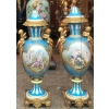 Importante paire de vases de Sèvres, bleu clair et bronzes dorés. Réf: 199. | Biron |||||||||||||||||