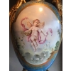 Importante paire de vases de Sèvres, bleu clair et bronzes dorés. Réf: 199. | Biron Importante paire de vases de Sèvres, bleu clair et bronzes dorés. Réf: 199.